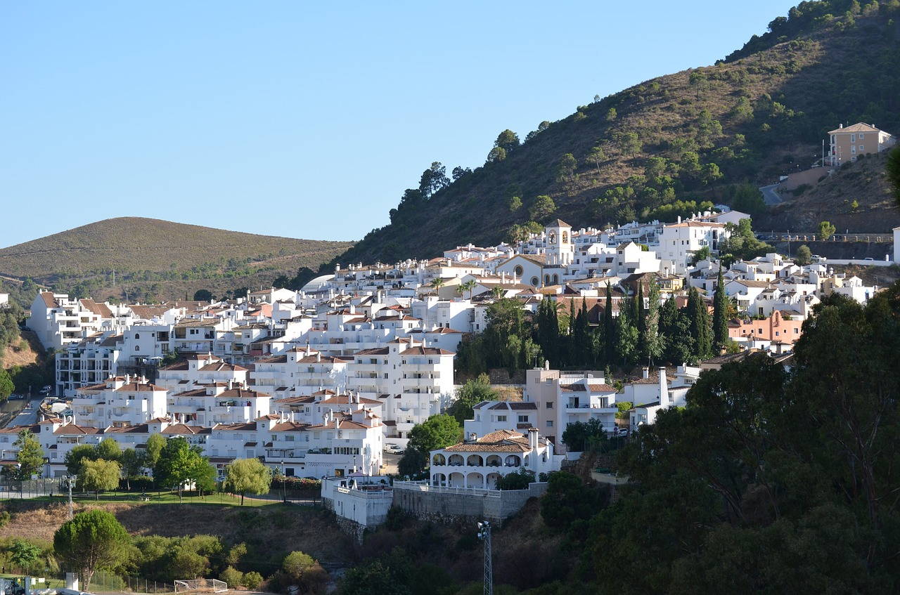 Benahavis-white-village.jpg (179 KB)